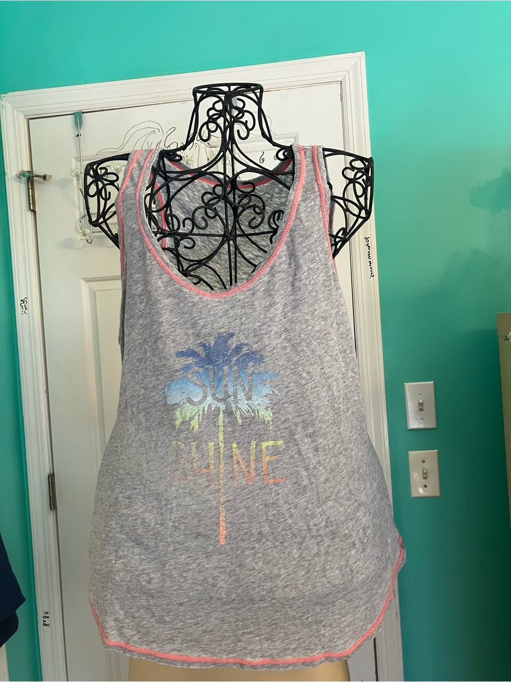 Grey Sleeveless 'Sun Shine' Palm-Print Tank with Pink Trim